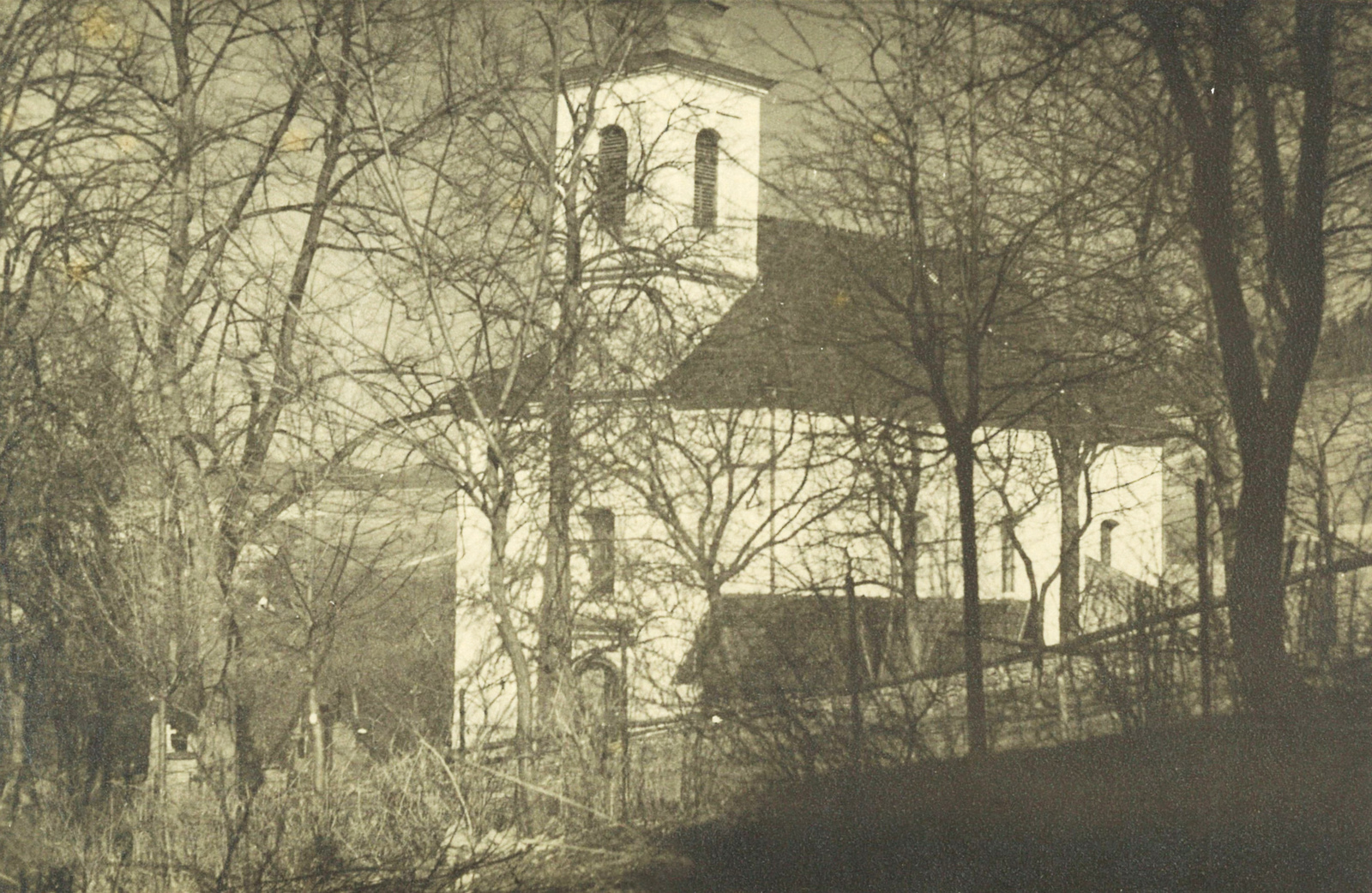 Veselá-kostel s márnicí-asi 1947.jpg